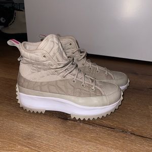 Converse Run Star Hike Tan with Pink Star